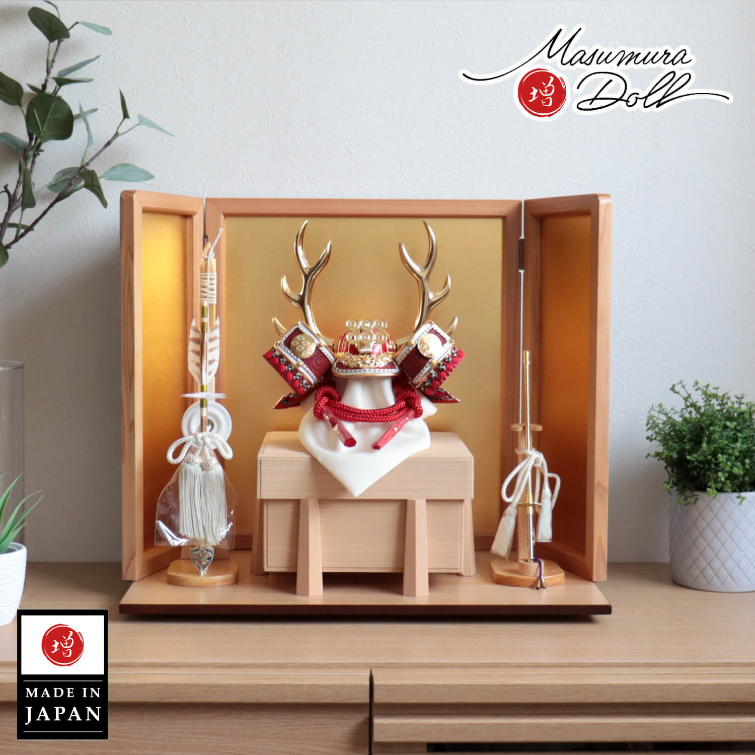 五月人形  完全日本製 レッド ゴールド 武将 真田 幸村 兜 共吹き返し 国産桐極上面取櫃 杉ナチュラル箔押屏風 ヒノキ製本藤巻弓太刀付 増村人形店 10001420