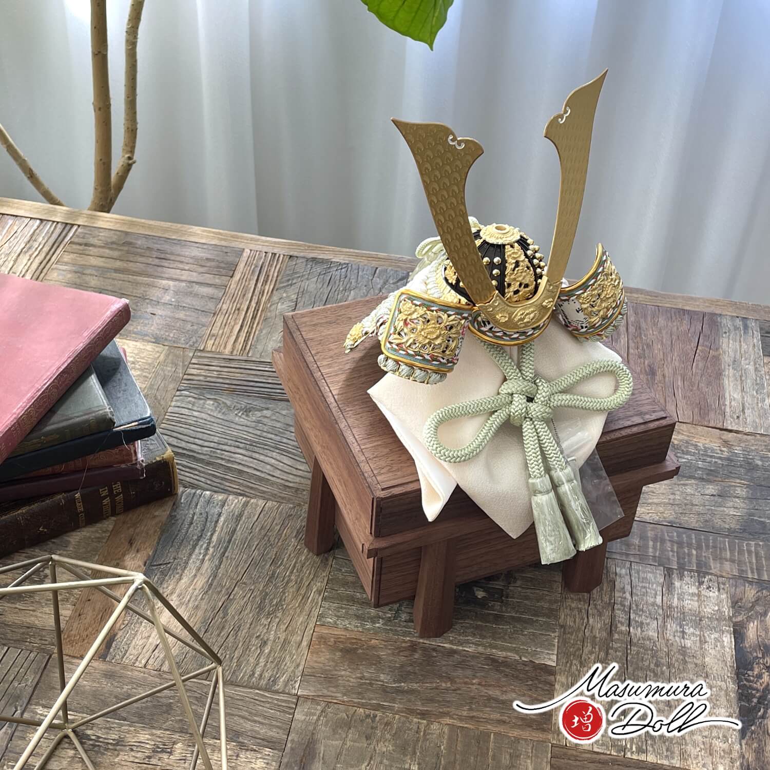 五月人形  コンパクト おしゃれ インテリア 兜飾り 5月人形  端午の節句  京北野 平安武久 京8号 淡若竹色糸金小札ウォールナット櫃 増村人形店 MMN0004