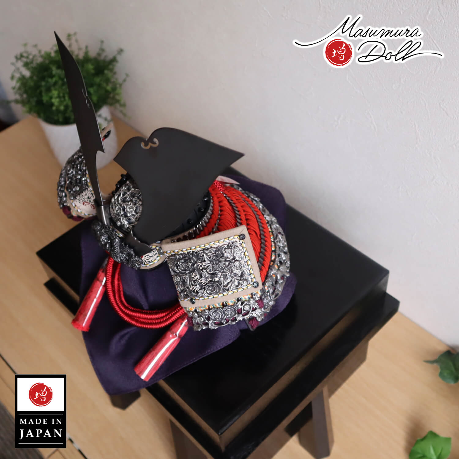 五月人形 伝統工芸士・平安 晴峰作 10号 シルバー 錫製総金具 増村特別品 燻銀 茜糸縅(赤糸)兜 黒小札 国産黒塗桐唐櫃 増村人形店 10001547