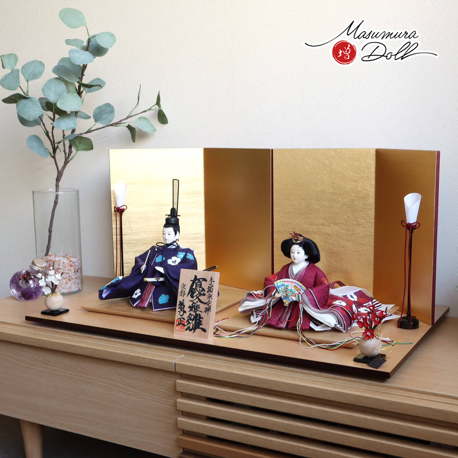 雛人形 京都 尊正作 11番 京友禅 手描手描き京友禅 モダン椿 2曲一双済美箔屏風 繭紅白梅 ナチュラル杉製平台 金屏風 ひな人形 インテリア コンパクト スタイリッシュ モダン 手描き絵 10002202