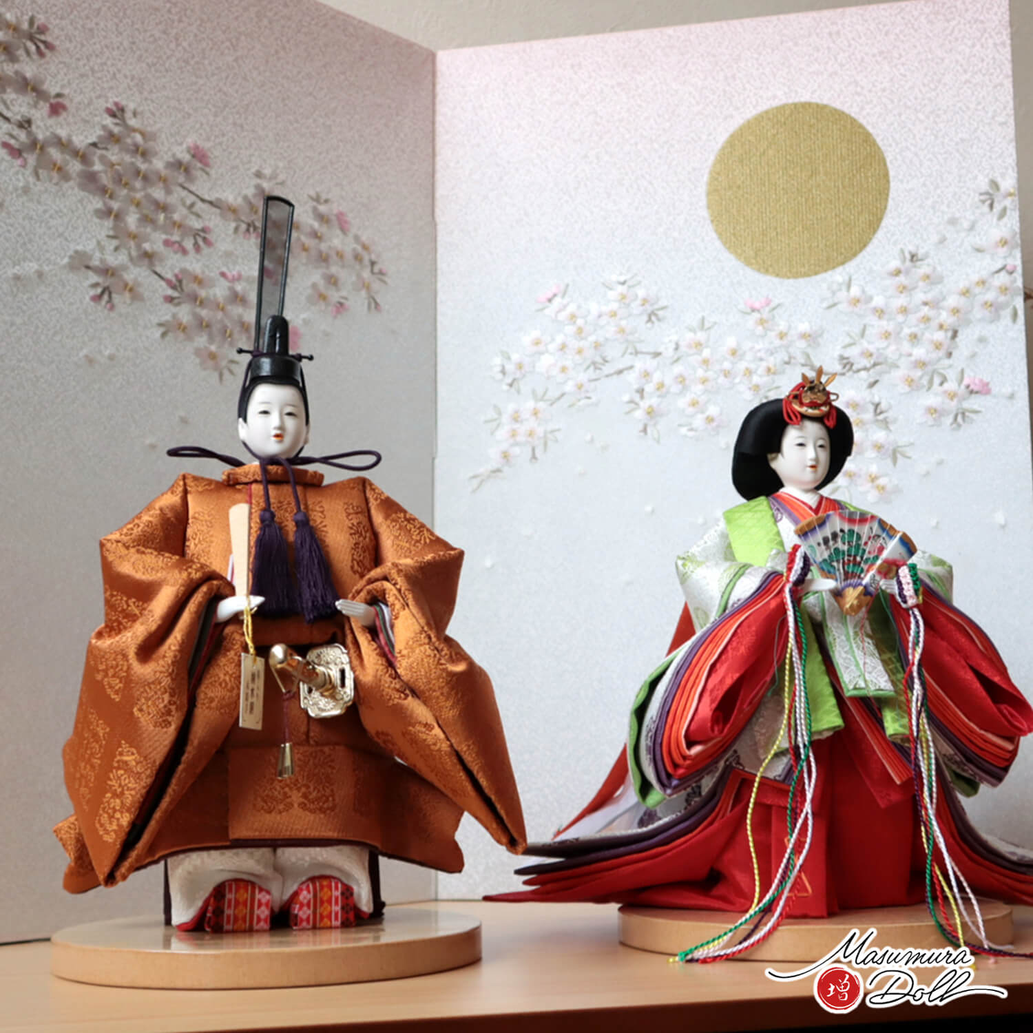 雛人形 コンパクト モダン おしゃれ インテリア 木製 ひな人形 おひなさま 小出松寿 11番 立雛 黄櫨染 即位儀礼 お雛様 雛 親王飾り 増村人形店 10003354