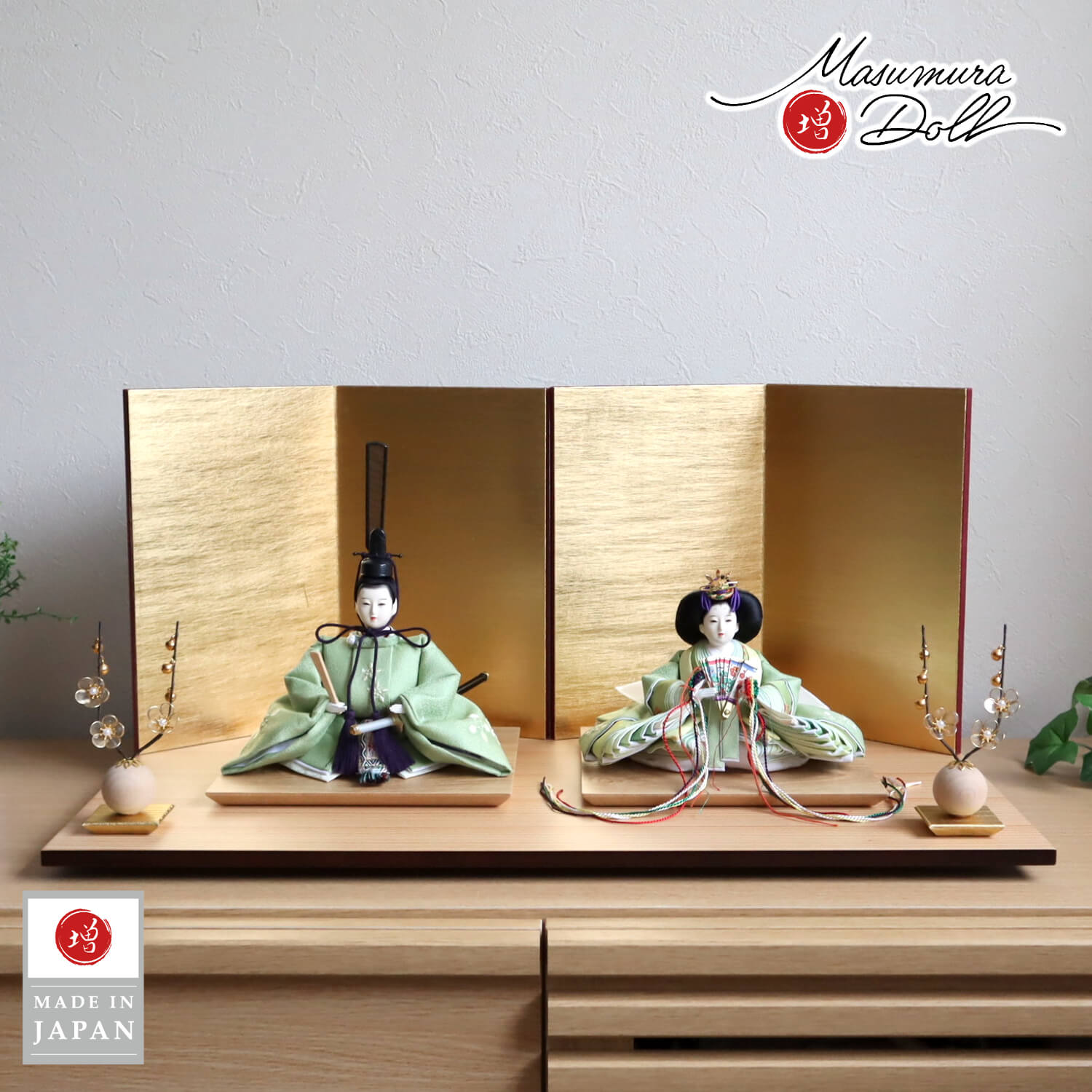 雛人形 伝統工芸士・清水光雲作 柳サイズ 若葉刺繍 正絹西陣織 済美箔屏風 クリアフラワーゴールド梅 ナチュラル杉製平台 増村人形店 10001490