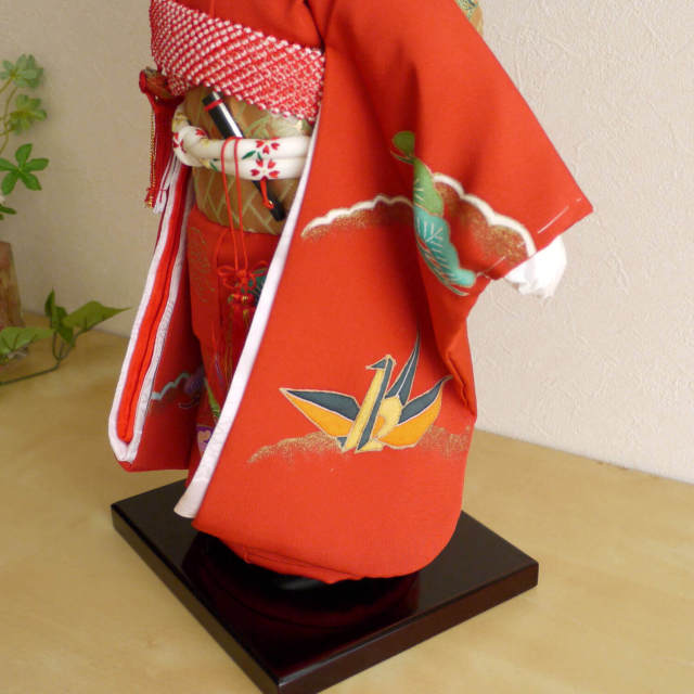 元賀章介作 12号(尺二)正絹手描 松に折り鶴 市松人形 増村人形店