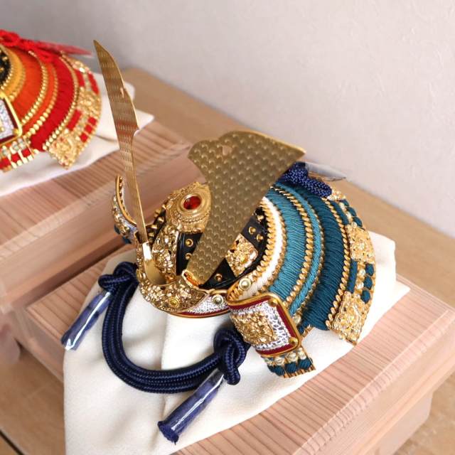 mini 甲冑 最新作 選べる兜2種類 伝統工芸士 誠山作 7号 (赤/紺)糸 金小札 国産杉