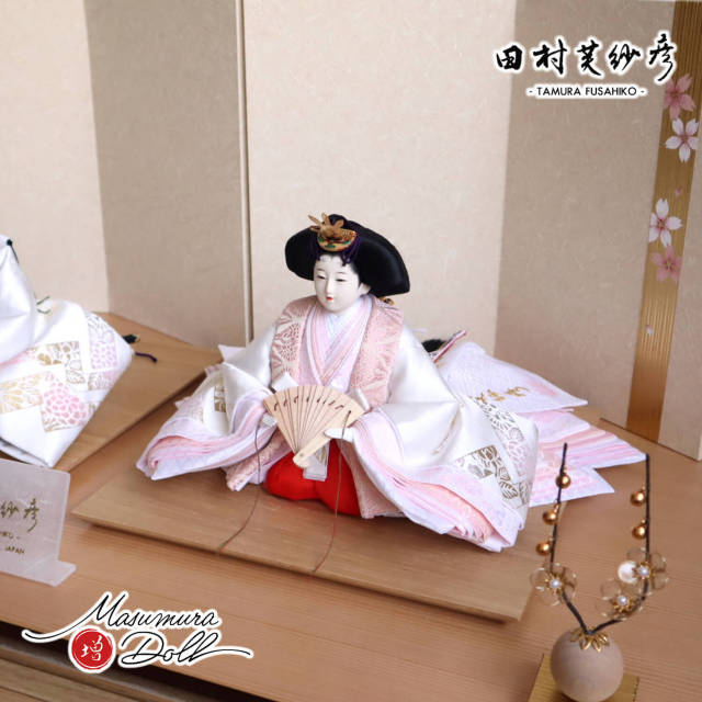 雛人形 最新作 田村芙紗彦作 菊菱正絹有職雛 無地扇 金ライン手描き桜