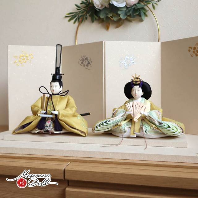 雛人形 伝統工芸士・清水光雲作 柳サイズ 金茶(黄色)刺繍 正絹西陣織 【手描き金銀盛上牡丹】セット 増村人形店 10002012