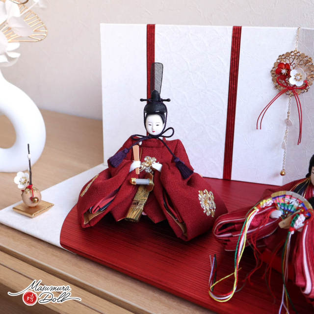 新作 柴田家千代作 葵雛 正絹ちりめん 刺繍 リボンに梅 七宝レッド