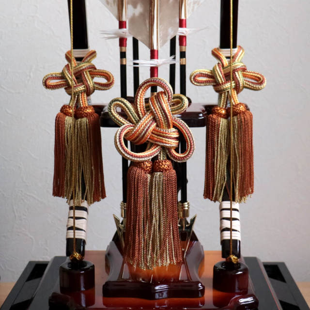 最高級本鷹羽根破魔弓 超希少本鷹羽破魔弓 『会津曙塗』面取ガラス