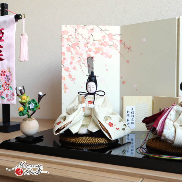 最新作 柴田家千代作 葵 絵巻雛 刺繍 松竹梅 二曲一双屏風 「福梅