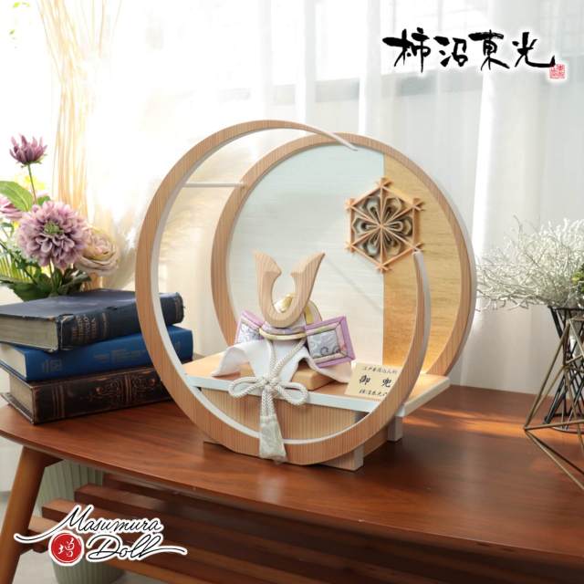 五月人形 コンパクト おしゃれ インテリア 兜飾り 5月人形  端午の節句 柿沼東光 木目込み兜ナチュラル杉 ノーマル型鍬形 上杉型鍬形 淡藤色兜 増村人形店 MMN3513