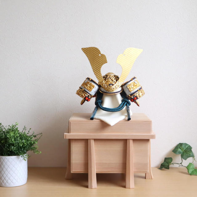 伝統工芸士・平安 晴峰作 10号 正絹縹糸縅兜 日本製ナチュラル杉唐櫃