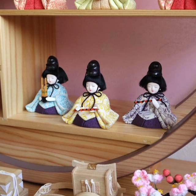 木村一秀作 国産杉・円窓飾り 大和雛十人飾り 総木製道具6品