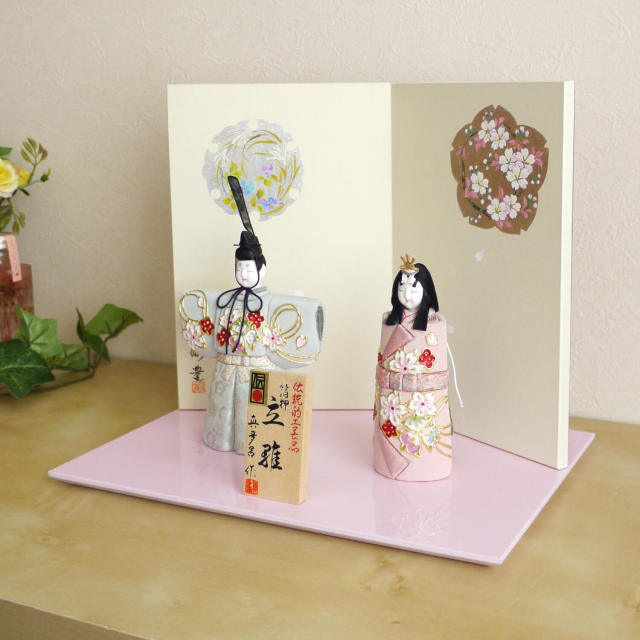 雛人形 伝統的工芸品 三世・金林真多呂作 伝産・高円立雛 箔押華づくし 屏風手描「雪輪桜」ピンク平台 増村人形店 mtrtmhotyws