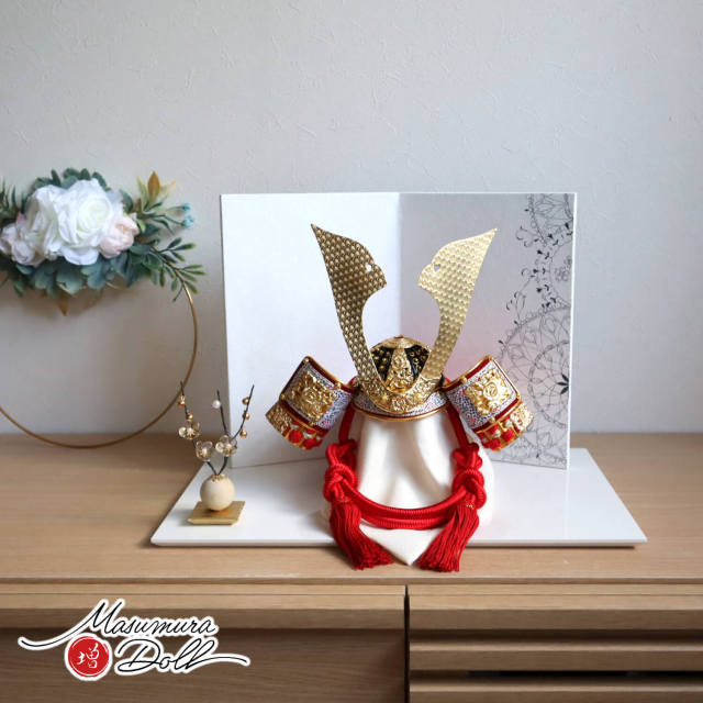 五月人形 伝統工芸士 誠山作 10号赤糸縅兜 金小札 無双結び 手描二曲