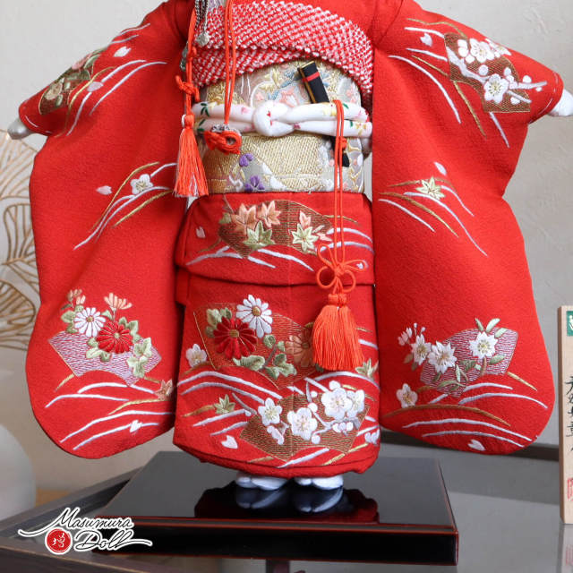 元賀章介作 10号 手刺繍 波に扇面 赤 手塗本漆台 市松人形 女の子