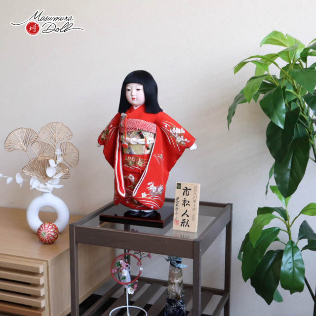 元賀章介作 10号 手刺繍 波に扇面 赤 手塗本漆台 市松人形 女の子