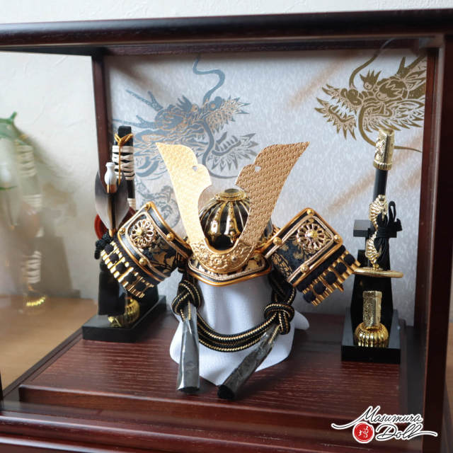 装飾的な兜型インテリア置物 五月人形 ケース飾り 兜 コンパクト ☆ 今どき おしゃれ インテリア 兜