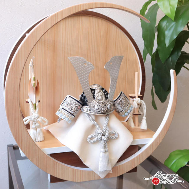 E26 美品！五月飾り台のみ　台巾80㎝位　端午の節句飾り　五月人形飾り台 五月人形 コンパクト おしゃれ インテリア 兜飾り 5月人形 端午の節句