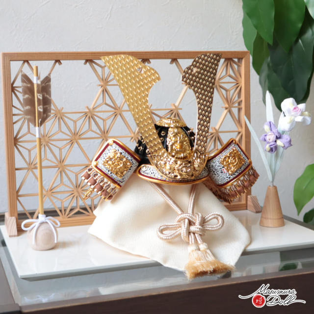 五月人形 コンパクト おしゃれ インテリア 兜飾り 5月人形  端午の節句 誠山 7号 ベージュ淡茶糸 金小札 増村人形店 MMN0000345