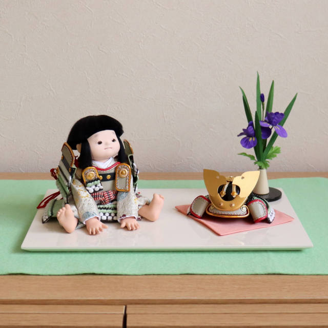 幸一光作 鎧着座り大将「碧」正絹淡萌葱糸縅 正絹西陣織鳳凰丸紋 二曲