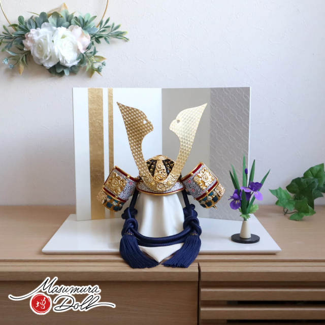 伝統工芸士 誠山作 10号紺糸縅兜 金小札 金ライン七宝和紙屏風 アヤメ飾り アイボリー平台 増村人形店 10001752