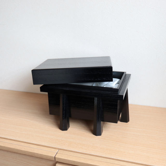 新作 伝統工芸士 誠山作 伊達政宗 国産黒枠箔押屏風 本藤巻弓太刀 越前