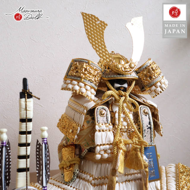 五月人形 金色の鎧 ケース付き 五月人形 ケース飾り 鎧 兜 鎧 ケース 白糸鎧 金小札 白木ケース