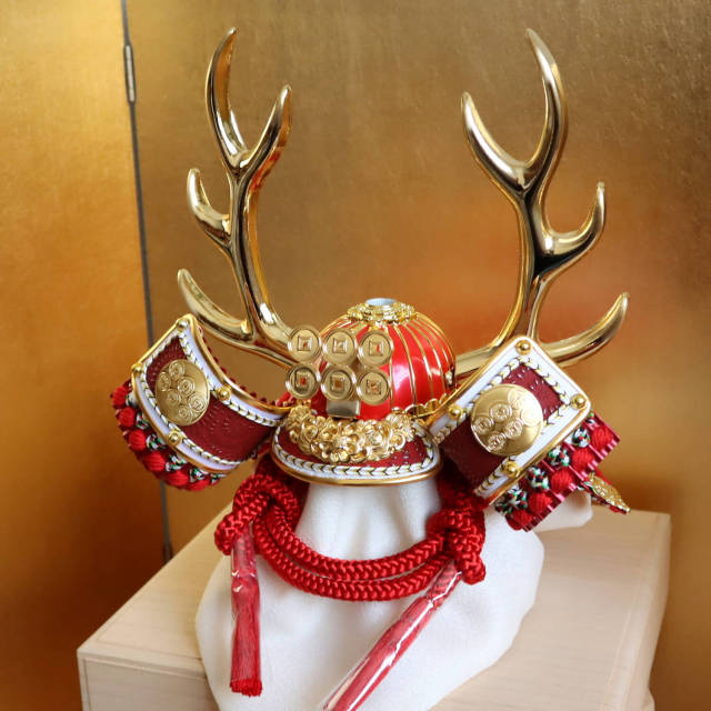 五月人形 ケース飾り 兜 武将 ケース飾り レッド ゴールド 武将 真田  