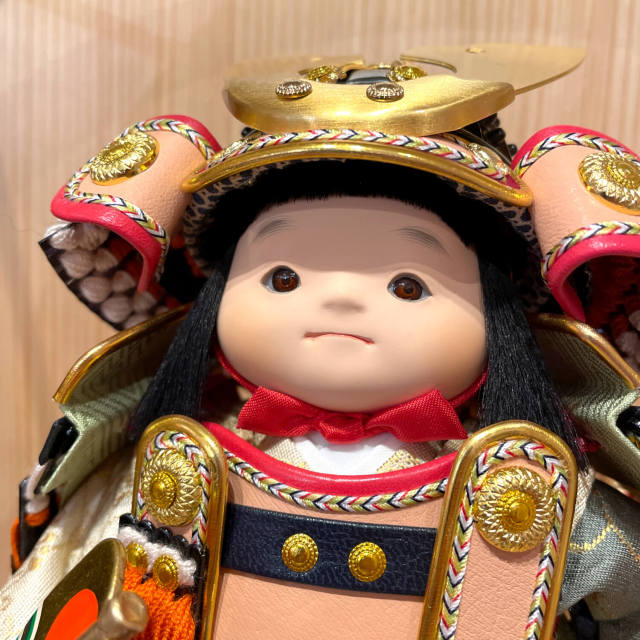 幸一光作 鎧着大将「光」杉ナチュラル台シルキーブラウン屏風飾り 五月  