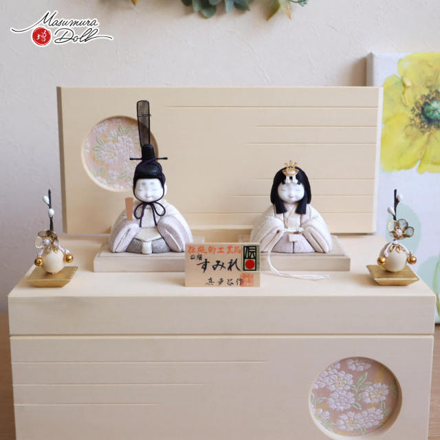 新作 伝統的工芸品 三世・金林真多呂作 来未-KURUMI-シリーズ 正絹西陣織 『すみれ雛』日本製 ヒバ 総無垢 収納箱飾り クリアフラワーゴールド梅 増村人形店 10002869