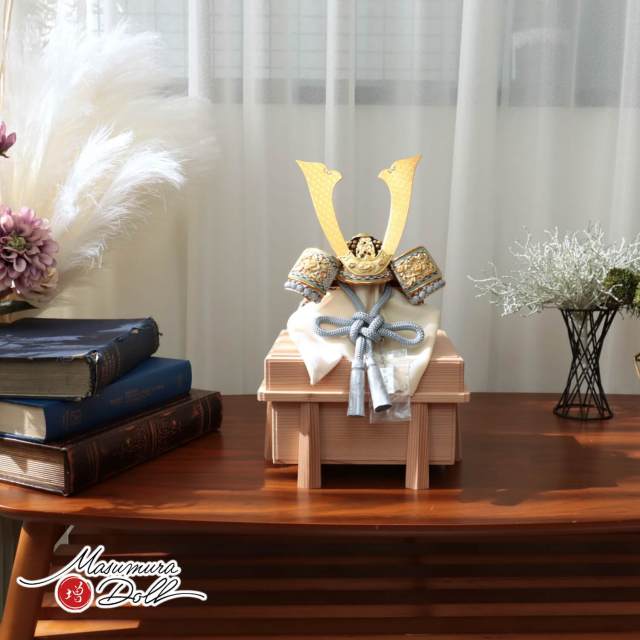 五月人形 コンパクト おしゃれ インテリア 兜飾り 5月人形  端午の節句  京北野 平安武久 京8号 淡水色糸金小札 杉唐櫃 増村人形店 MMN3557