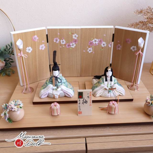雛人形 新作 伝統的工芸品 三世・金林真多呂作『柚雛』正絹西陣織 木目