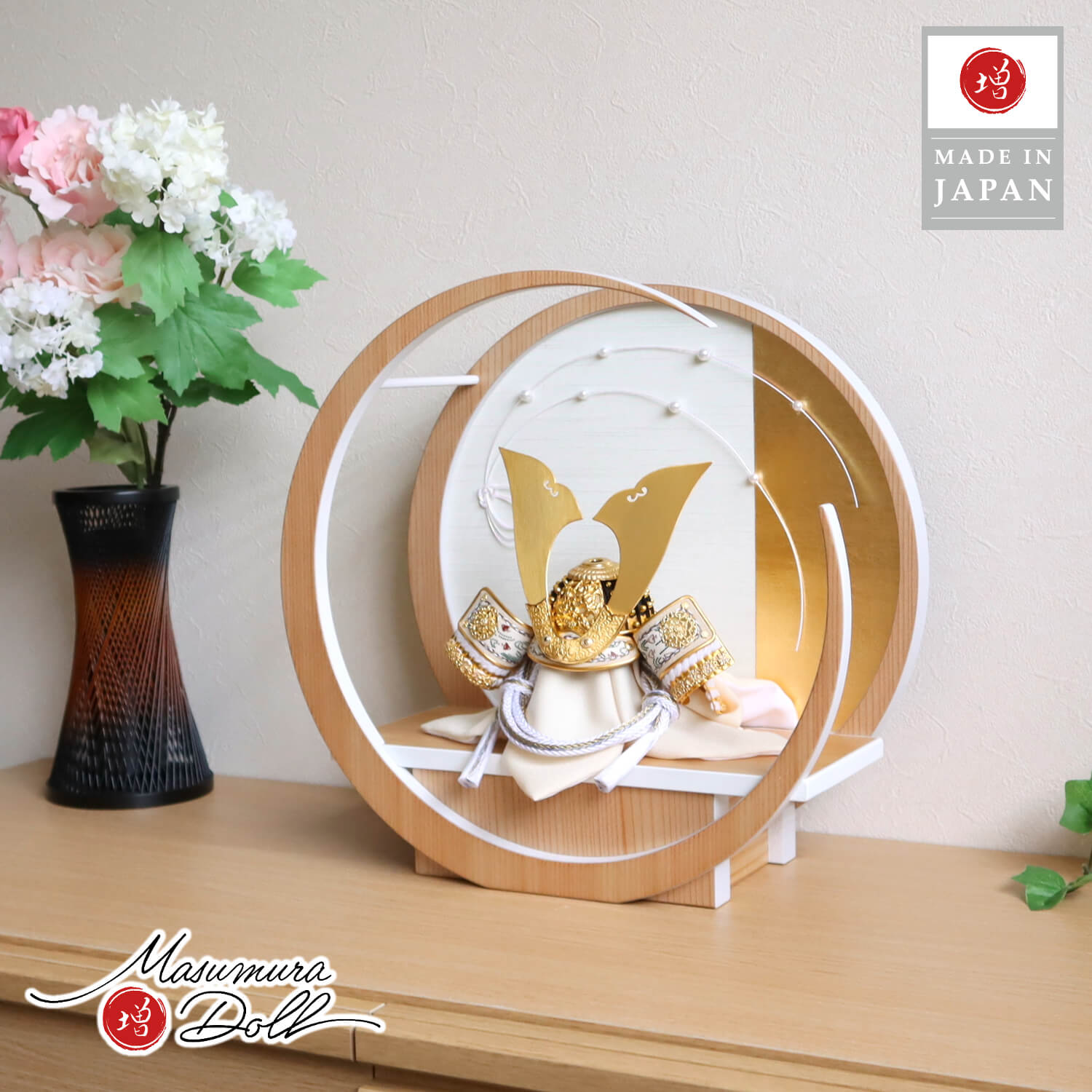 五月人形 伝統工芸士・平安晴峰作 7号 正絹白糸縅 錫金物 無双結び 本印伝共吹き返し 千鳥 月-tsuki-水引 パール 円形ナチュラル杉飾り 増村人形店 10001447