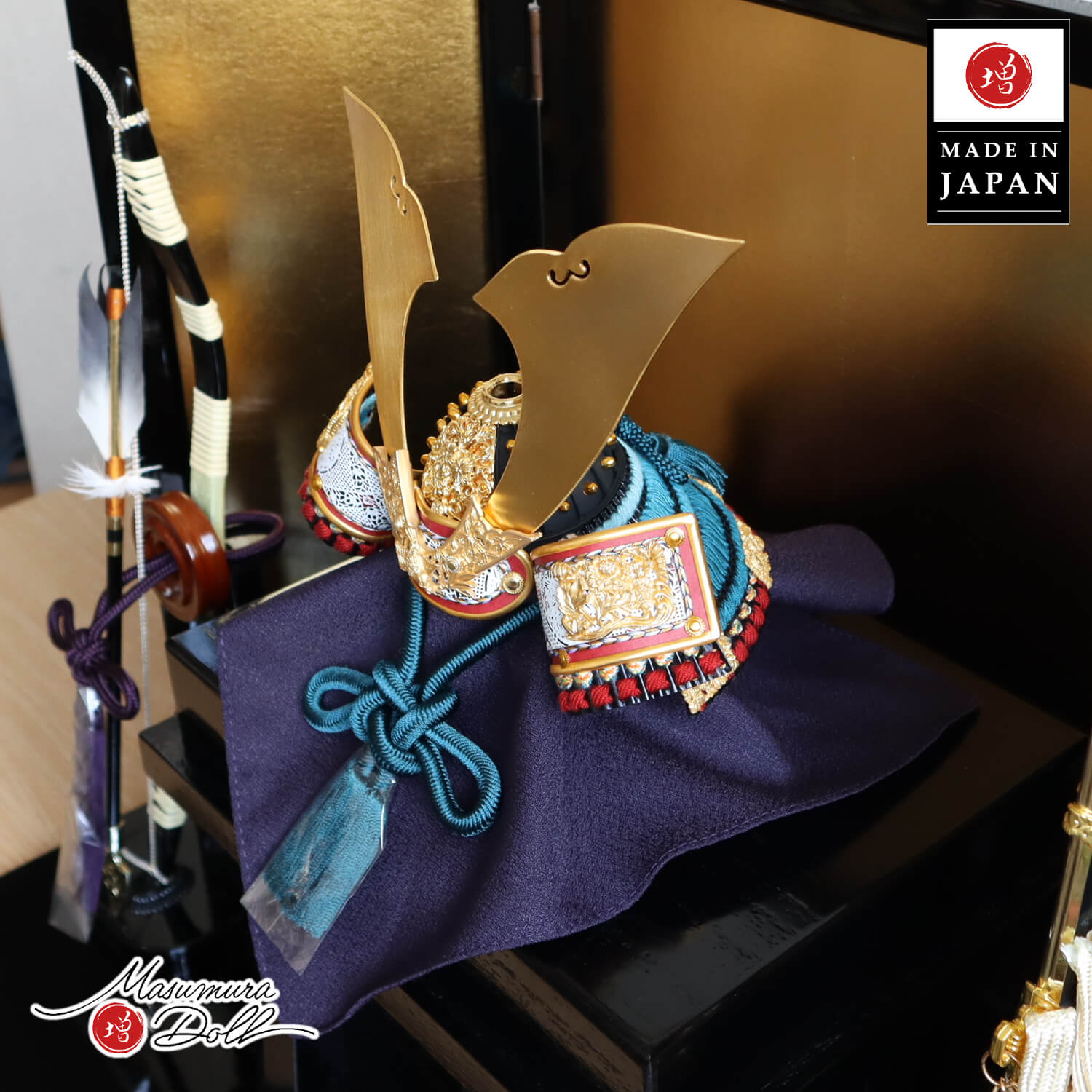 五月人形  伝統工芸士・平安 晴峰作 5号 国宝模写 竹雀金物 菊一文字金物 縹(ハナダ)糸 紺 越前塗 唐櫃 収納 黒枠箔押屏風 本藤巻弓太刀 黒塗台 10002656