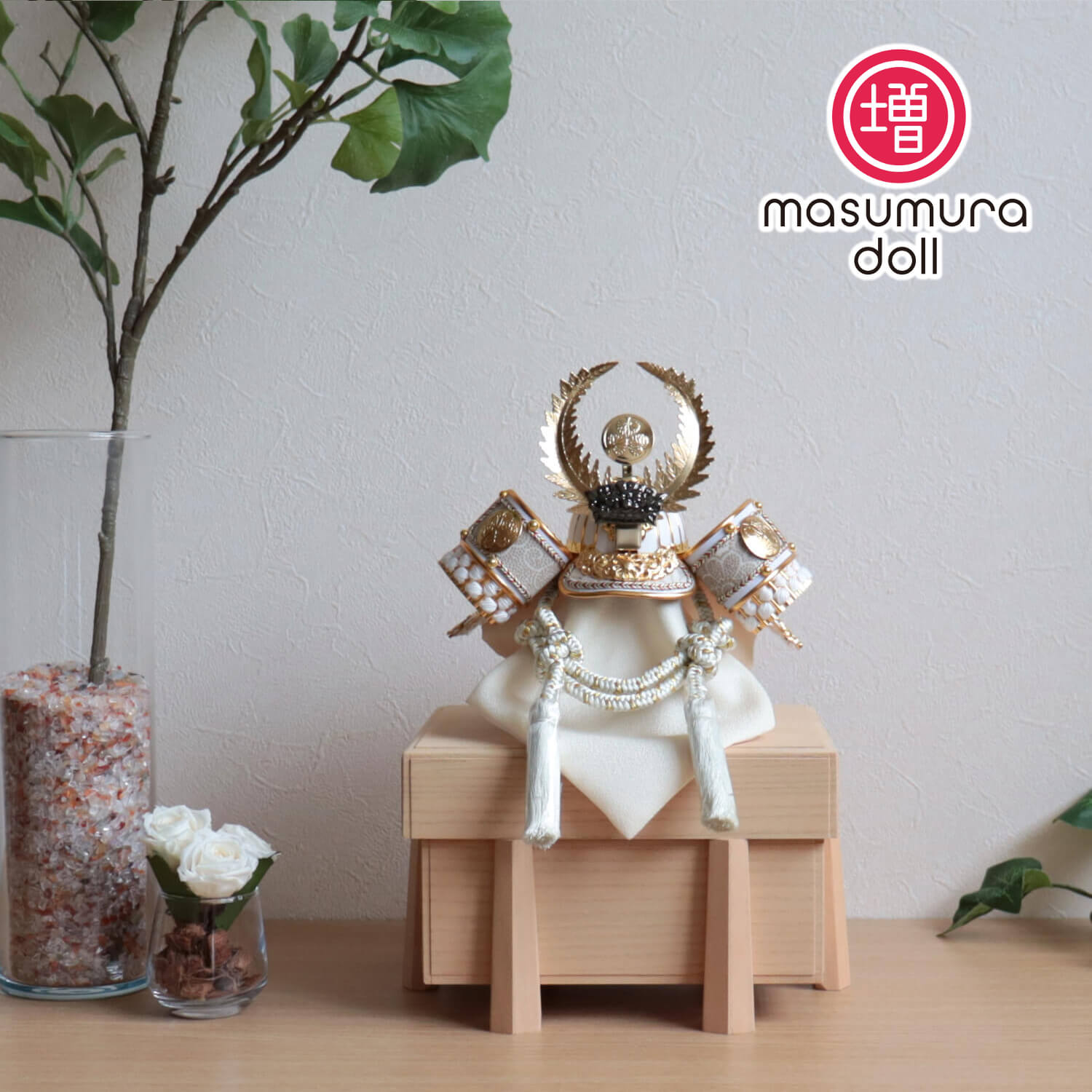 五月人形  完全日本製 ホワイト ゴールド ★ 戦国武将 徳川 家康 兜 共吹き返し 国産桐極上面取櫃 増村人形店 10001427