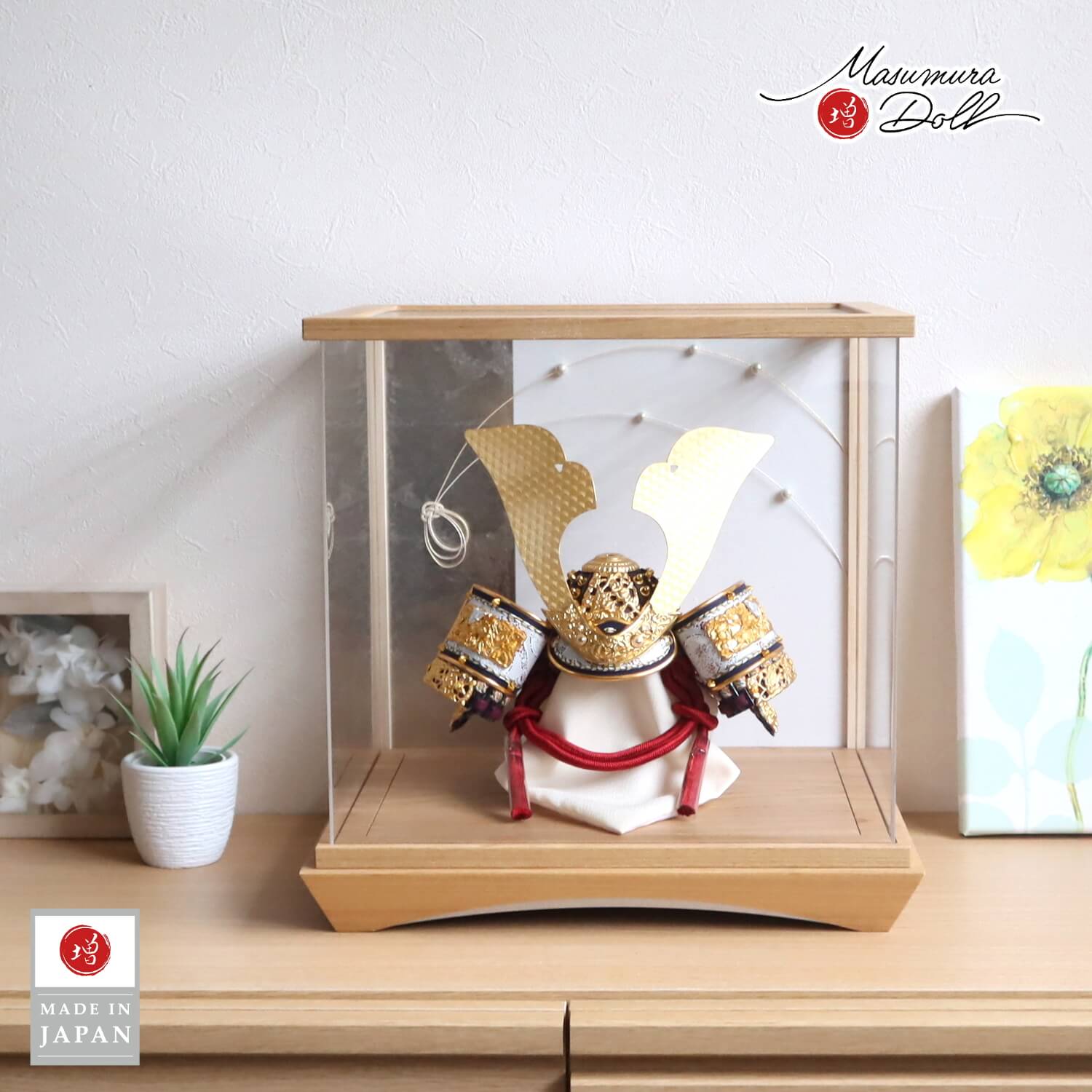 五月人形 ケース飾り 伝統工芸士・平安 晴峰作 10号 正絹茜糸縅兜(赤糸) 無双結び 黒小札 アクリル シルバーライン 水引 パール風 増村人形店 ケース飾り 10001940