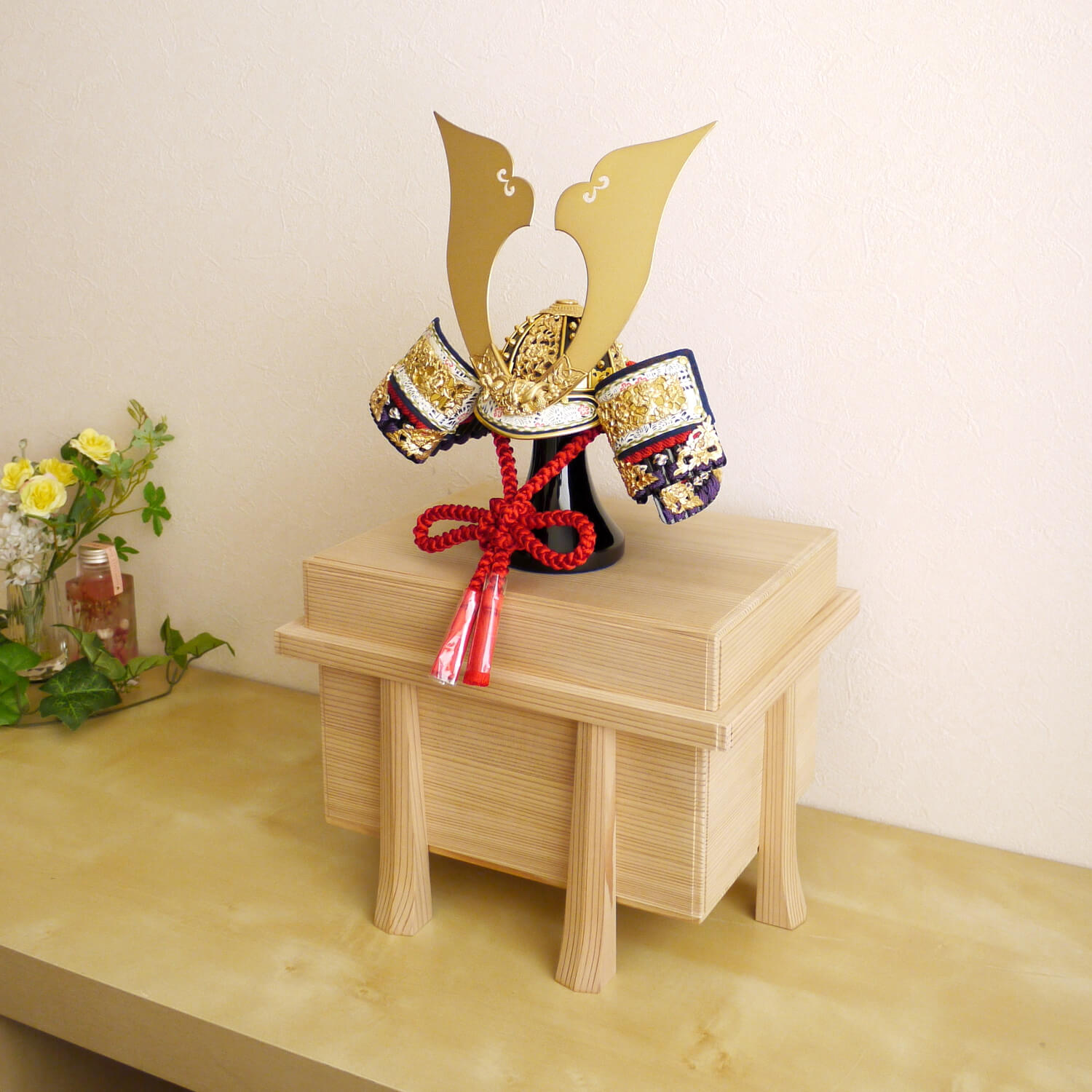 五月人形 伝統工芸士 京都・武久寛宗作 京12号 赤糸 本漆塗黒小札 極上仕立智尚 雲竜 砂打 大鍬形 面取極上国産杉唐櫃 雲龍 10000499