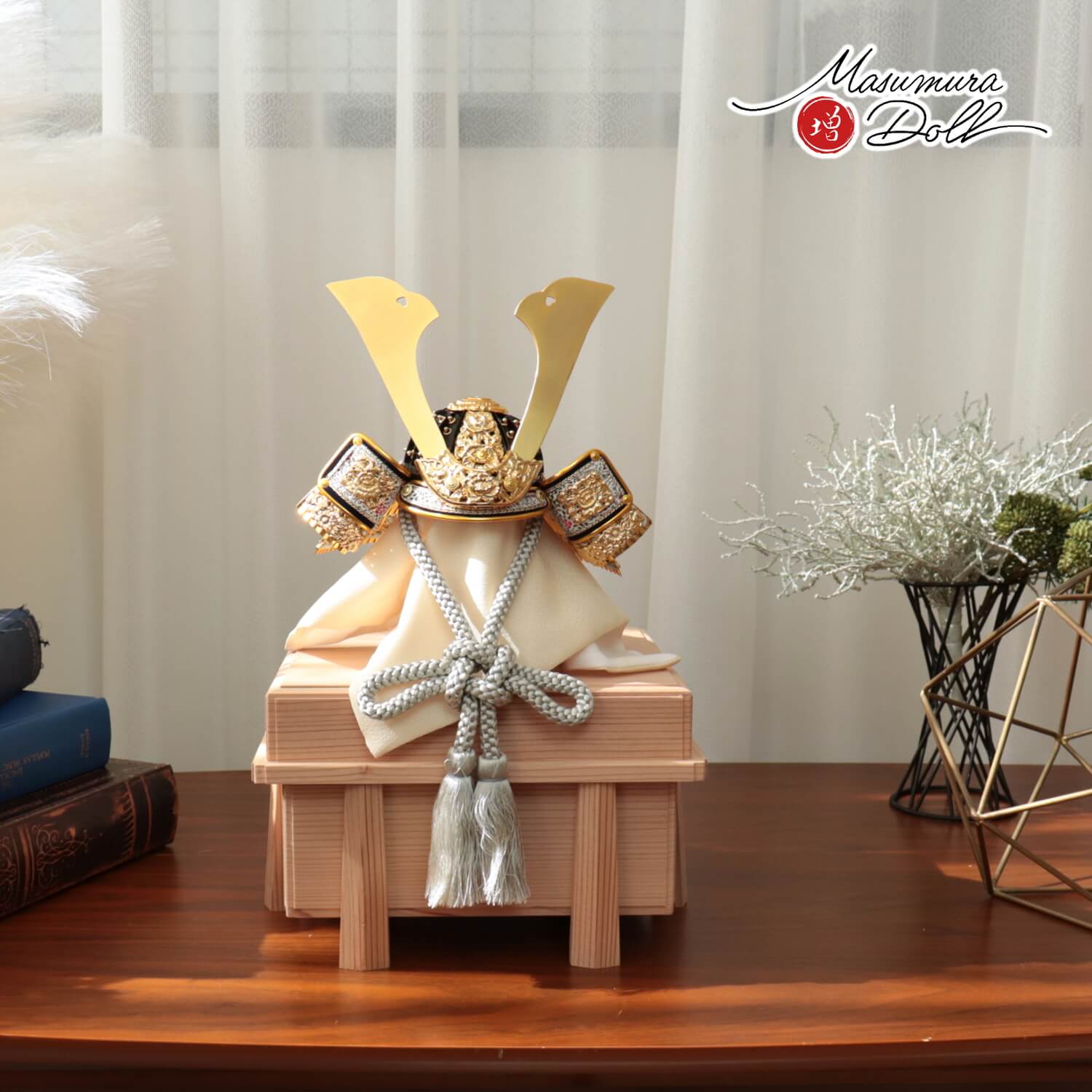 五月人形 選べる2種類伝統工芸士 誠山作 淡黒水色兜 淡萌葱兜 日本製ナチュラル杉製 極上面取り唐櫃飾り 10000451