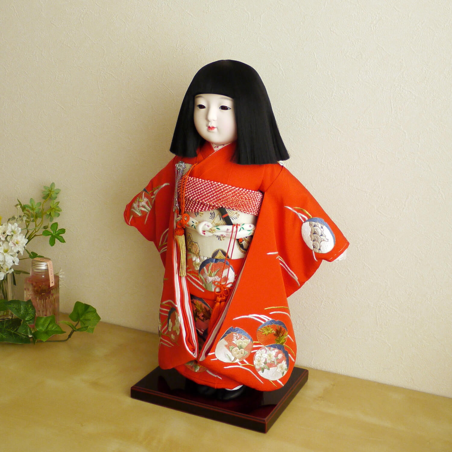 元賀章介作 12号(尺二)正絹手刺繍 波に貝合わせ 赤色 手塗本漆塗台 増村人形店 10000548