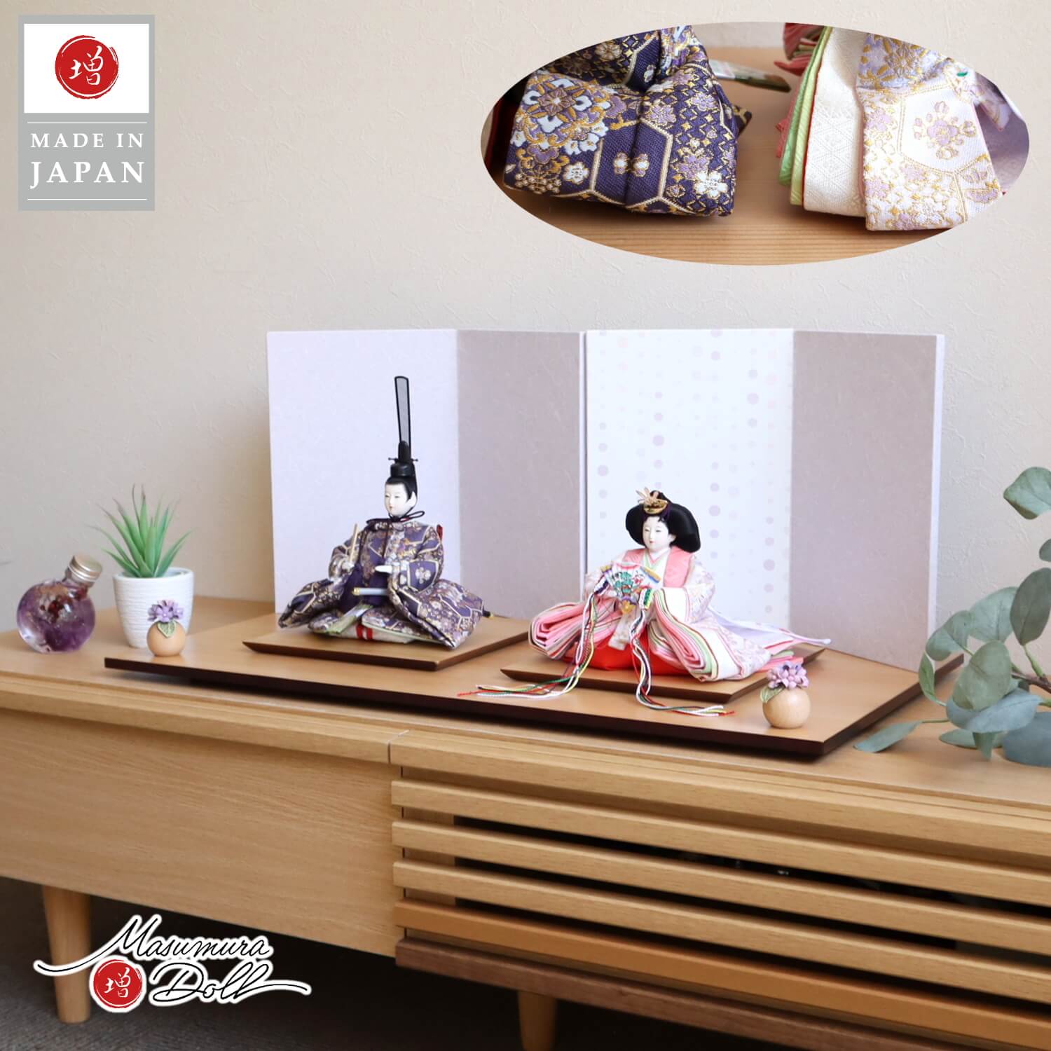 雛人形 最新作 伝統工芸士・清水光雲監修 春光作 25号 芥子 極上金襴 「亀甲花文様」薄紫にドット屏風 スミレ丸玉台 ナチュラル杉製平台 10002616