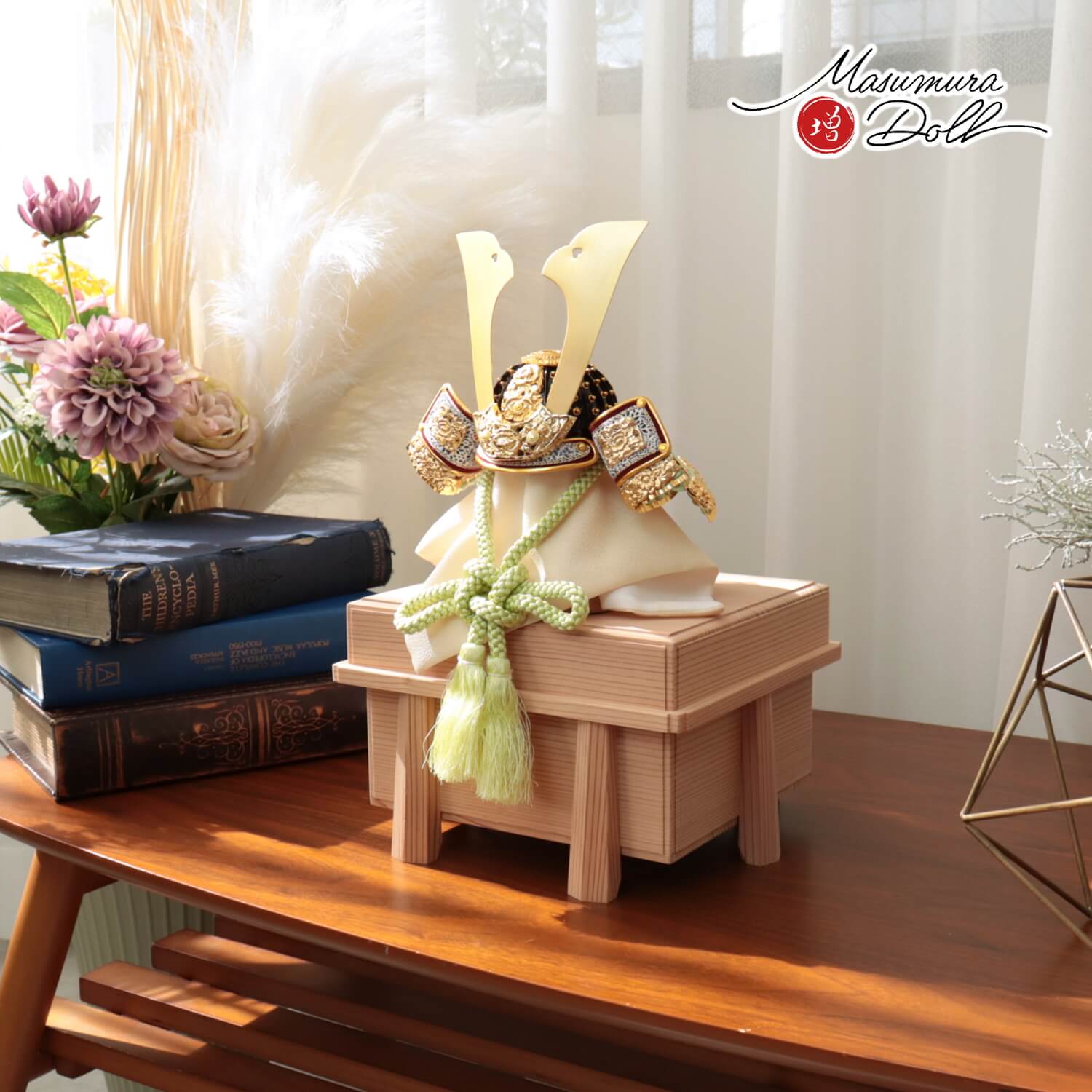 五月人形 選べる2種類伝統工芸士 誠山作 淡萌葱兜 淡黒水色兜 日本製ナチュラル杉製 極上面取り唐櫃飾り 10000454