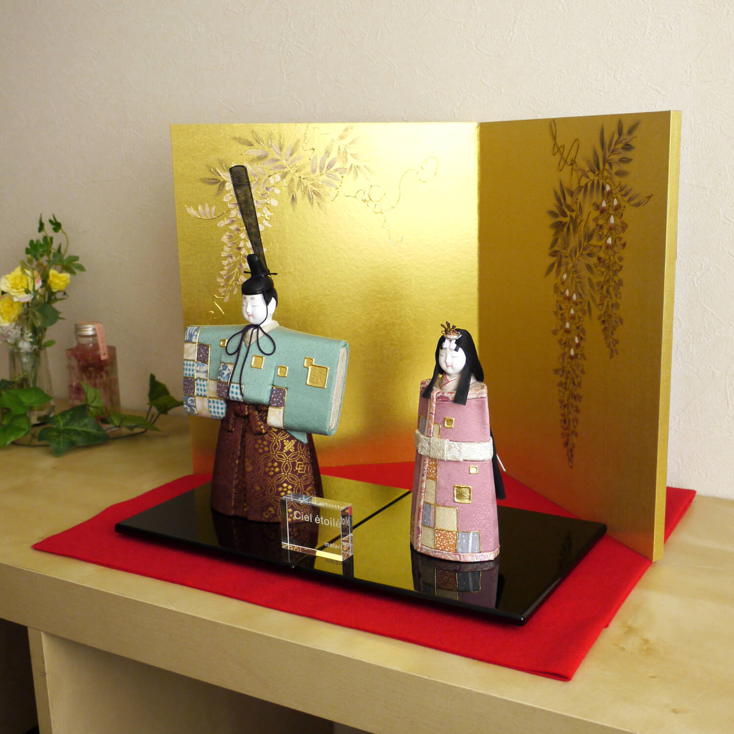 雛人形 限定品 三世・金林真多呂作 箔押立雛完全限定品 「Ciel-etoile」屏風箔押蒔絵「下がり藤」 ひな人形 お雛様 木目込み人形 増村人形店 mtrhcehsf