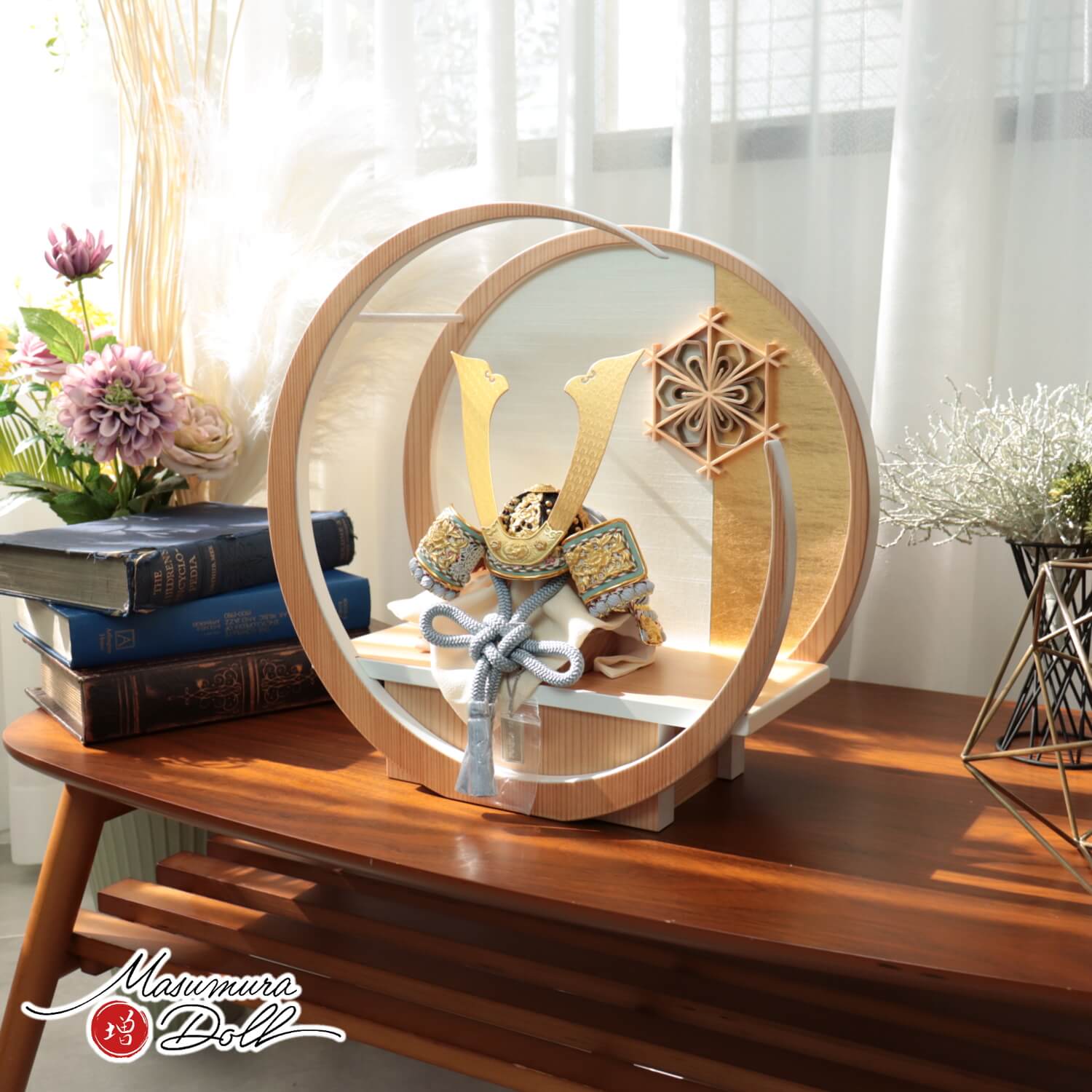 五月人形 8号 伝統工芸士・京北野 平安武久 作 淡水色兜 月 -tsuki- 大川組子(伝統的工芸品) 桜柄 日本製円形ナチュラル杉飾り 増村人形店 10002055