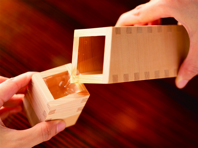 特徴的な形で飲み会の人気者に！】/（sla スラ）徳利＆猪口セット