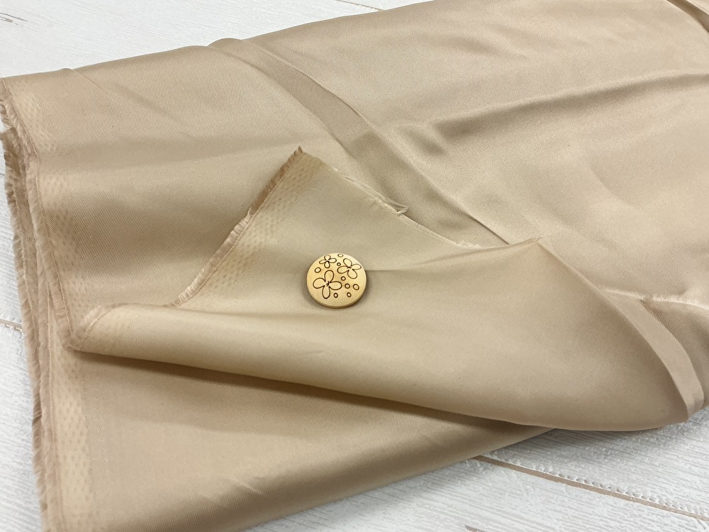 訳あり！【現品処分】  １20ｃｍ幅　キュプラ裏地　ベージュ系[ 幅１20ｃｍ×約3.5ｍ］