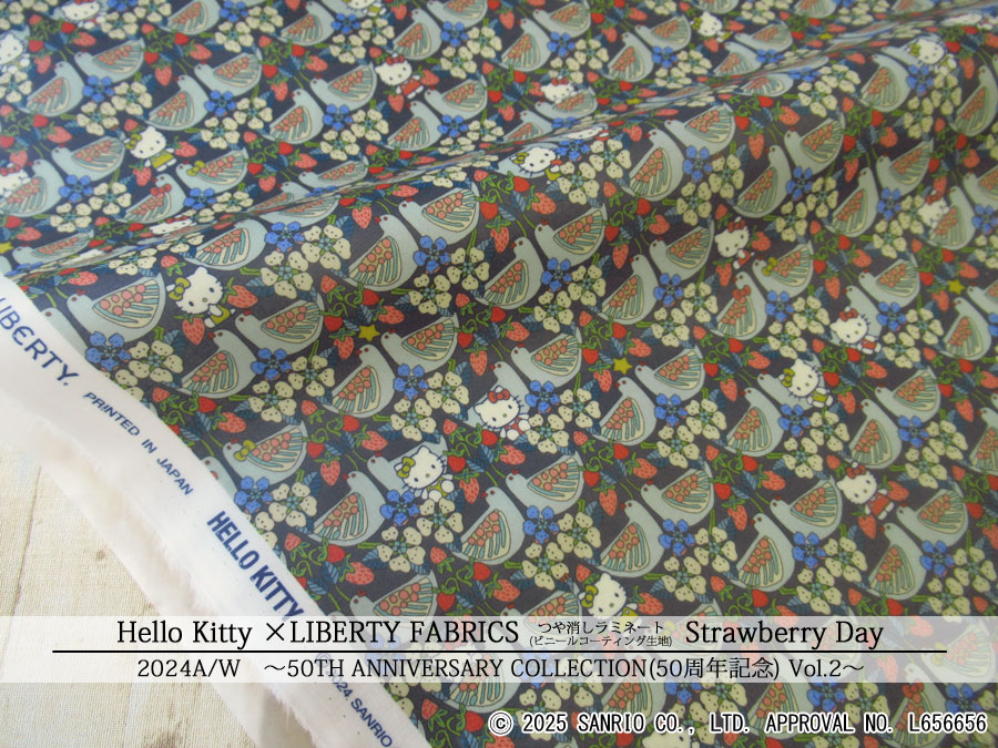 ハローキティ×リバティ・ファブリックス ツヤ消しラミネート(ビニールコーティング生地) ２０２４＊秋冬柄～５０TH ANNIVERSARY COLLECTION(５０周年記念)Vol.2～≪Strawberry Day≫(ストロベリー・デイ)DC３４４２７-J２４B