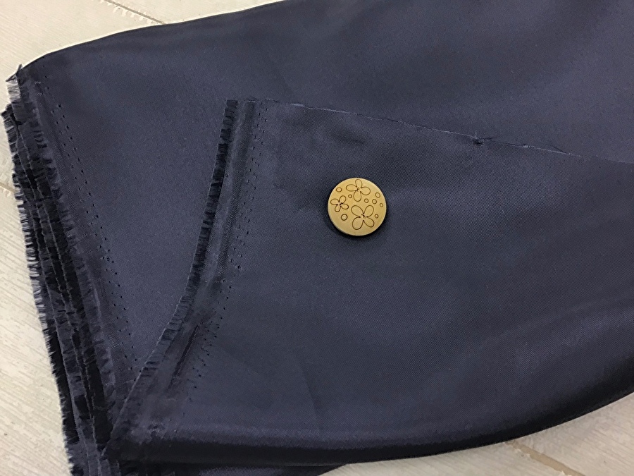 訳あり！【現品処分】  １20ｃｍ幅　 ポリエステル裏地　ネイビー系[ 幅120ｃｍ×約3ｍ］
