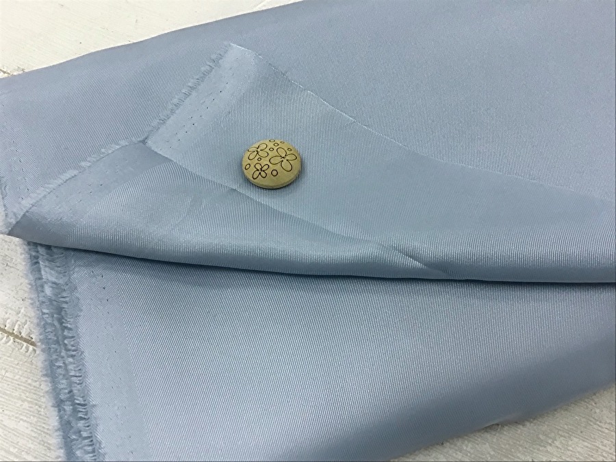 訳あり！【現品処分】  １20ｃｍ幅　 ポリエステル裏地　グレイッシュブルー系[ 幅120ｃｍ×9ｍ］