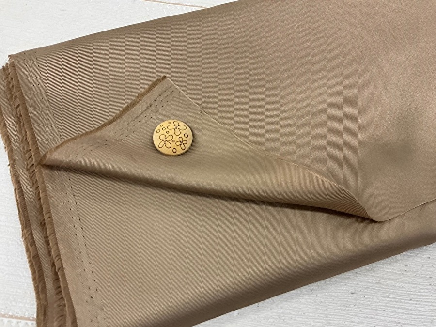 訳あり！【現品処分】  １20ｃｍ幅　 ポリエステル裏地　モカベージュ系[ 幅120ｃｍ×2.5ｍ］