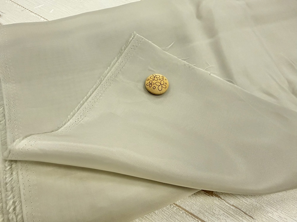 訳あり！【現品処分】  １35ｃｍ幅　キュプラ裏地　グレージュ系[ メーター選択制 ]